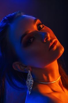 Colour Gel Photography, Neon Photoshoot, Female Portrait Poses, Light Shoot, Studio Photoshoot Ideas, Neon Photography, Studio Portrait Photography, Art Photography Portrait, Poses Photo