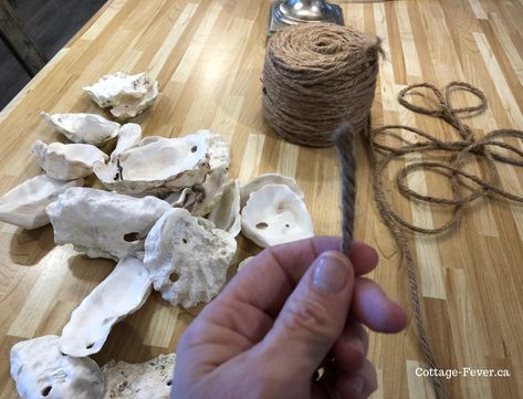 How to craft an Oyster Shell Garland - Cottage Fever Interior Design Diy Oyster Garland, Diy Oyster Shell Garland, Oyster Garland Diy, Oyster Shell Garland Diy, Oyster Ideas, Oyster Shell Garland, Seashell Garland, Shell Creations, Shell Garland