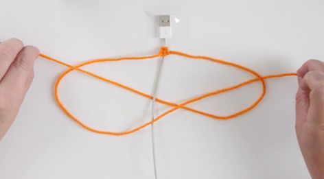 Phone Cord DIY Yarn Wrapped. Learn how to make custom yarn wrapped computer cords with yarn using the Chinese Staircase knotting method. Friendship Bracelet Phone Charger, Wrapping Cords With Yarn, Macrame Cord Cover, Phone Cord Wrap Diy, Crochet Charger Cord, Charger Cord Wrap, Cable Protector Diy, Ladder Craft, Chinese Staircase