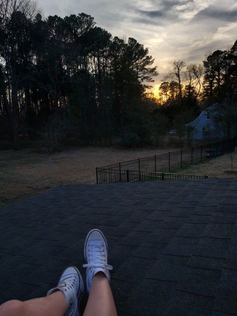 Laying On Roof Aesthetic, Roof Aethestic, Sitting On Roof Aesthetic, Sitting On Rooftop Aesthetic Night, Sitting On Roof, Sitting On The Roof, Aesthetic Books, Art Exhibit, House Roof