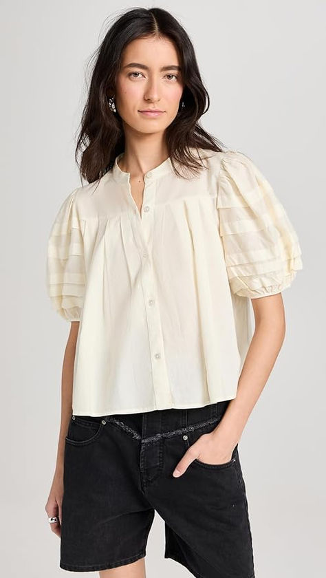 Oh my gosh.. It's such a sexy blouse with jeans it looks cool casual sleek. the mysterious girl at the party... love it.So sexy.. don't cha think? Please 
 Get it ALL Here now:  https://amzn.to/3IPewGI 2024 Runway, Sea Clothes, Sea Ny, India Fashion, Cotton Blouses, Puff Sleeve, Shirt Blouses, Button Downs, Designer Dresses