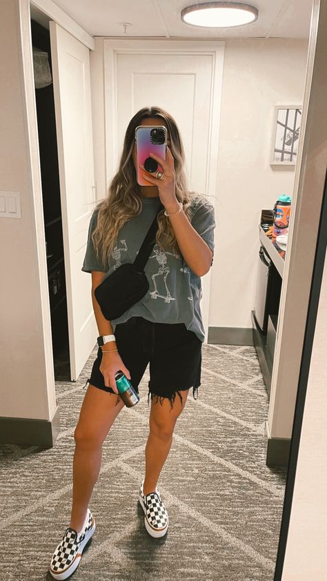 Kim Wolfe Style, Boho Vans Outfit, Comfy Yet Stylish Outfits, Teacher Outfits Platform Converse, Vans With Shorts Outfit, Women’s Summer Casual Outfits, Platfrom Vans, Vans Spring Outfit, Upnorth Outfits