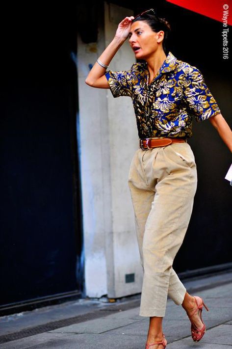 London – Giovanna Battaglia Giovanna Battaglia, London Fashion Weeks, Gio Battaglia, Statement Blouse, Women Photo, Casual Chique, Style Muse, Elegante Casual, September 19