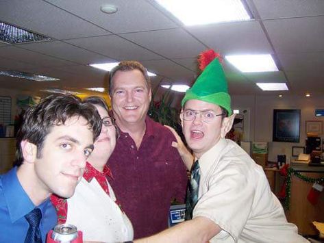 The Office Christmas Party, Office Cast, Best Of The Office, The Office Christmas, The Office Show, Office Wallpaper, Office Christmas Party, Office Memes, Dwight Schrute