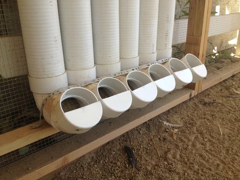 stop spillage Diy Chicken Feeder, Pvc Chicken Feeder, Farming Animals, Automatic Chicken Feeder, Chicken Feeder Diy, Urban Chicken Farming, Chicken Tractors, Chicken Feeders, Diy Chicken Coop Plans