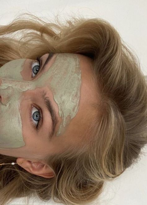 aesthetic self care face mask Diy Facial Mask, Avocado Mask, Autumn Skincare, Avocado Face Mask, Diy Facial, Saggy Skin, Mascara Facial, Best Face Mask, Healthy Lifestyle Inspiration