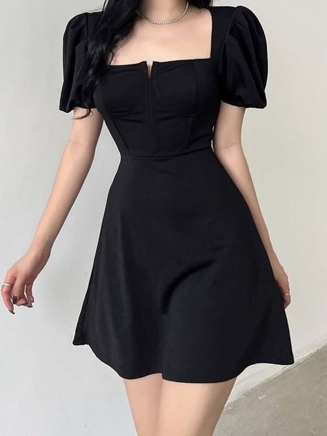 Sleeve Aesthetic, Mini Dress Y2k, Y2k Goth, Chic Summer Dresses, Dress Y2k, Goth Clothing, Simple Black Dress, Black Dress Outfits, غرفة ملابس