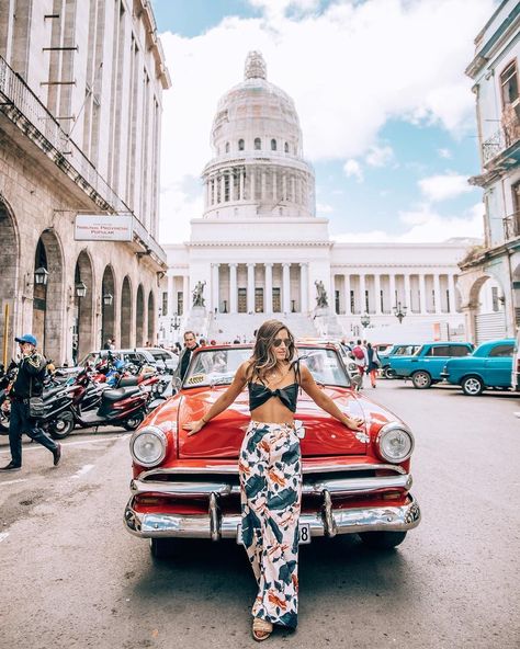 Cuba Girl, Cuba Outfit, Havana Vieja, Cuba Itinerary, Cuba Cars, Paris Instagram Pictures, Cuba Fashion, Cuba Pictures, Cuba Photography