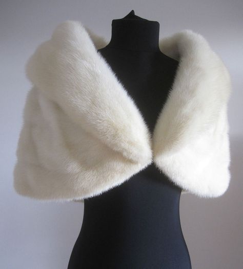 Mink Shawl, Cream Blonde, Mink Stole, Cape Wrap, Cape Shawl, Rebecca Ferguson, White Blonde, Cape Coat, Dolce E Gabbana