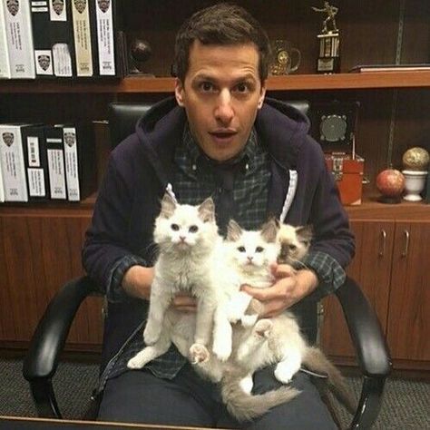 #andysamberg #kitty Jake Peralta, Andy Samberg, Brooklyn Nine Nine, Brooklyn