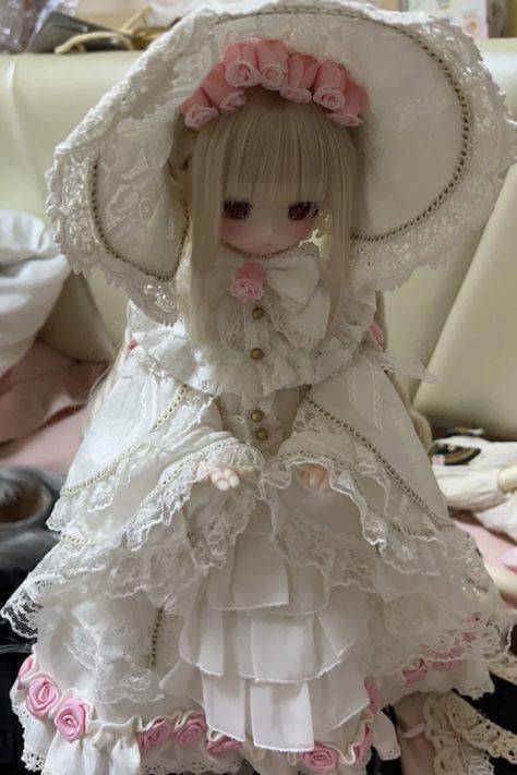 Figurine, Porcelain Doll Aesthetic, Doll Drawing, Doll Plushies, Doll Aesthetic, Fantasy Art Dolls, Kawaii Doll, Living Dolls, Dream Doll