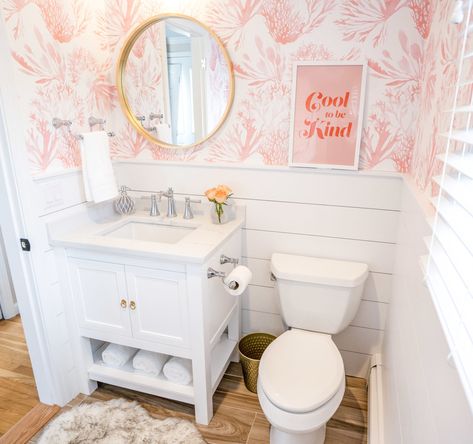 Preppy Pink Bathroom, Bathroom Ideas For Women, Girly Bathroom Ideas For Women, Grey And Pink Bedroom, Preppy Bathroom, Pink Beach House, Girly Bathroom Decor, Pink Bathroom Ideas, Girly Bathroom Ideas