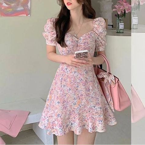 Staan - Puff-Sleeve Sweetheart Neckline Floral Print Ruffle-Trim A-Line Mini Dress Floral Frocks For Women, Simple Short Frock Designs, Korean Dress Elegant Short, Normal Frock, Short Frock Fashion, Cute Frocks, Pink Floral Dress Short, Korean Dress Elegant, Short Frock Design