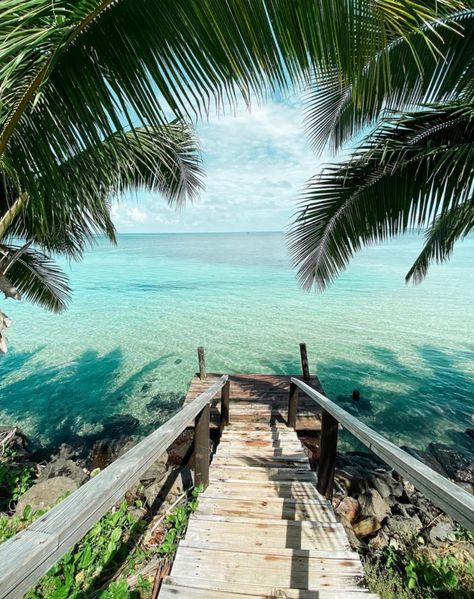 The World's 10 Most Underrated Tropical Destinations - #travel #wanderlust #romantic #vacation Tropical Paradise Aesthetic, Tropical Places, Tropical Travel Destinations, Travel Tropical, Island Lifestyle, Ocean Island, Summer Aesthetics, Tropical Ocean, Tropical Holiday