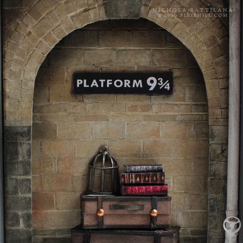 Hogwarts Express Ticket, Harry Potter Decal, Harry Potter Platform, Imprimibles Harry Potter, Harry Potter 9, Harry Potter Etsy, Harry Potter Painting, Wooden Shadow Box, Festa Harry Potter