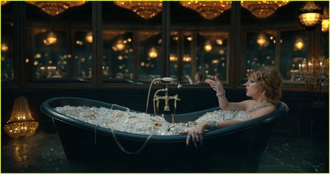 Taylor Swift Bathtub, Taylors Gang, Taylor Swift Music Videos, Facebook Cover Photo, Taylor Swift New, Taylor Swift Web, Taylor Swift Music, Taylor Swift 13, Bath Tub