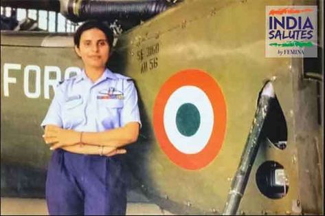The Story Of ‘Kargil Girl’ Gunjan Saxena’s Bravery And Courage | Femina.in Gunjan Saxena, Indian Police Service, Hostile Work Environment, Gymnastics World, Dharma Productions, Independence Day Images, Army Day, Female Pilot, Indian Air Force