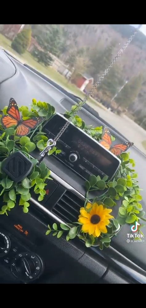 Car Theme Ideas Interior, Car Decorations Inspiration, Fairy Car Decorations, Boho Truck Interior, Green Themed Car Interior, Plant Car Accessories, Decorating Boyfriends Car, Car Decorations Interior Flower Roof, Car Decoration Exterior