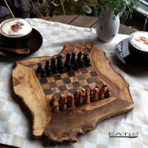 Rustic Chess...Beautiful Tre Kunst, Chess Board Set, Wood Chess Board, Awesome Woodworking Ideas, Chess Table, Hemma Diy, Wood Chess, Set Game, Woodworking Joinery