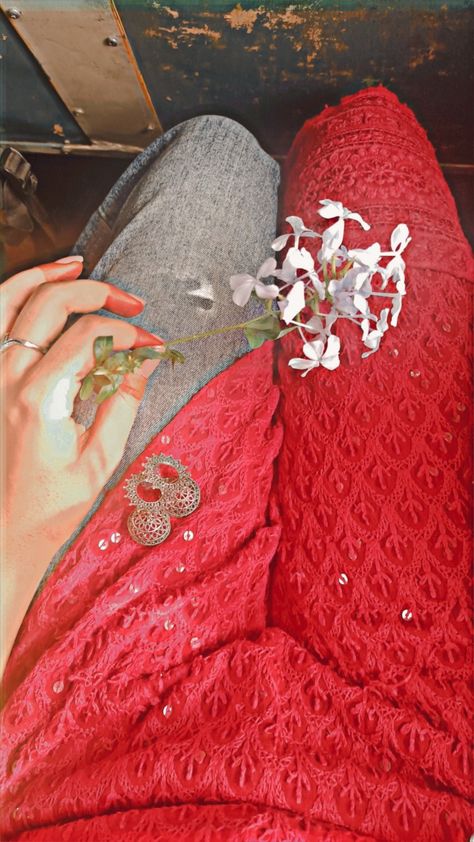 Kawaii, Photo Poses In Chikankari Kurti, Red Kurti Aesthetic, Chikankari Kurti With Jeans Aesthetic, Red Kurti With Jeans, Red Kurti Outfit, Chikankari Kurti Aesthetic, Kurti Aesthetic Insta Story, Chikankari Kurti With Jeans