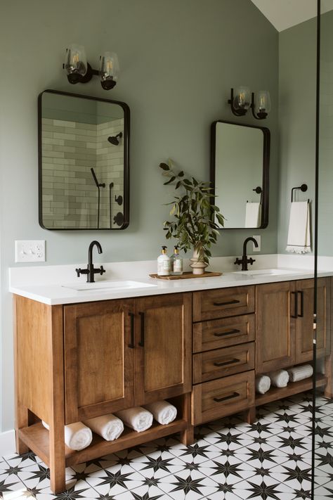 Main Bathroom Ideas, Ideas Baños, Bad Inspiration, Bathroom Redesign, Modern Farmhouse Bathroom, Master Bath Remodel, Bathroom Remodel Designs, Bathroom Inspiration Decor, Upstairs Bathrooms