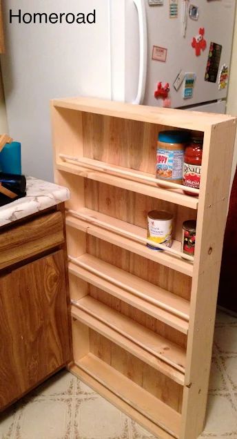 The perfect solution to a small kitchen with no storage. Diy Slide, Slide Out Pantry, Diy Slides, Diy Pantry, Small Kitchen Storage, Home Fix, Diy Kitchen Storage, Pantry Storage, Kitchen Redo