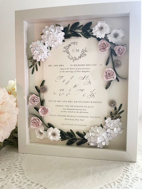 Wedding Frames Gift, Wedding Invitation Shadow Box Ideas, Wedding Shadow Box Ideas, Framed Wedding Invitation Keepsake, Quilling Paper Flowers, Framed Wedding Invitation, Framed Wedding Invitations, Wedding Invitation Keepsake, St Bus