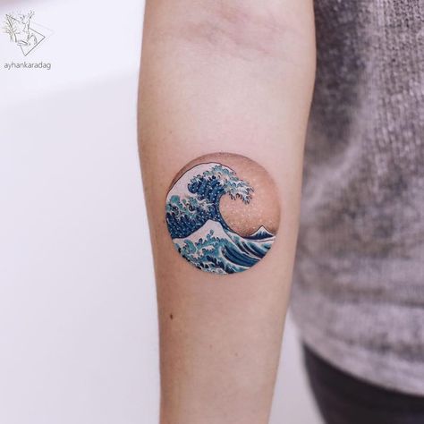 Hokusai Wave Tattoo, The Great Wave Tattoo, Great Wave Tattoo, Japanese Wave Tattoo, Tattoo Over Scar, Japanese Wave Tattoos, Mens Body Tattoos, Wave Tattoos, Rip Tide