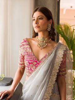 Sari Trends 2023, Jewellery On Fancy Sarees, Engagement Saree Bride, Blouses For Sarees Ideas, Trending Saree Blouse Designs 2023, Blouse Designs For Reception Sarees, Jewellery For Designer Saree, Sari For Reception Party, Maroon Designer Saree