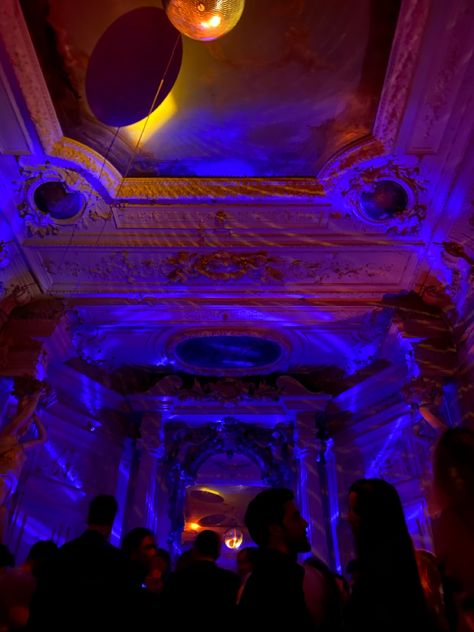 Paris Nightclub Aesthetic, French Club Aesthetic, Fancy Club Aesthetic, European Clubbing Aesthetic, Paris Party Aesthetic, Rich Club Aesthetic, Chiara Altieri Aesthetic, Clubbing Europe, Chiara Altieri