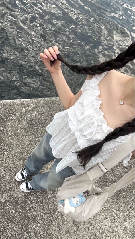 Semi Feminine Outfits, Spring Outfits Acubi, Outfit Ideas Short Sleeve, Fashion For Flat Chested Women, When I Fly Towards You Outfits, Kpop Idol Street Style, Formal Outfits For School, Acubi Fashion Plus Size, Angel Core Outfits
