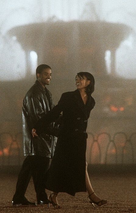 Love Jones Black And Brown Couple Aesthetic, Networking Aesthetic Black Women, Soft Love Aesthetics Couple, Man Admiring Woman, Spiritual Black Aesthetic, Chelseacore Aesthetic, Couple Home Aesthetic, 90s Black Love, The Photograph Movie