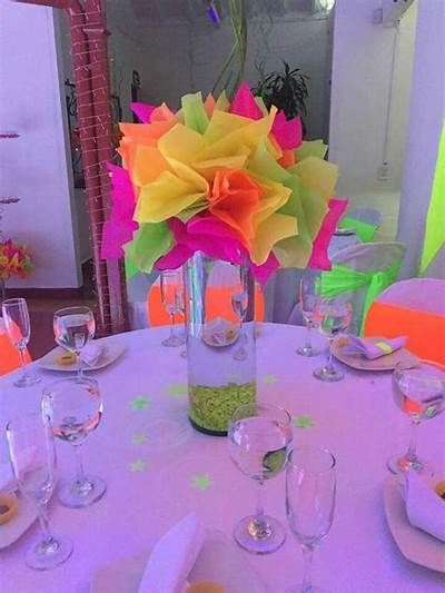 Neon Birthday Party Centerpieces, Neon Table Centerpieces Glow Party, Neon Theme Centerpieces, Slime Party Centerpieces, Glow In The Dark Party Centerpieces, Neon Glow Centerpieces, 90s Theme Party Centerpieces, Glow Centerpiece Ideas, Glow Stick Centerpieces