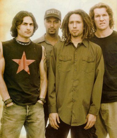 Rage Against the Machine- Reading Festival, Download Festival and London- rage against the X factor. Fun Apps, Rap Metal, Download Festival, Tom Morello, Reading Festival, Rage Against The Machine, 90s Music, New Rock, I Love Music