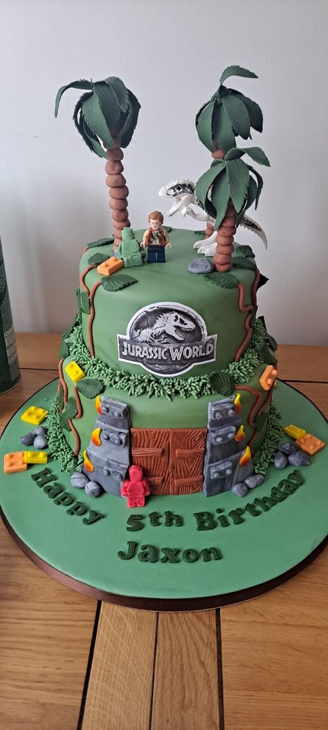 Jurrasic Park Cake, Jurassic Park Birthday Cake, Jurassic World Cake, Dinasour Birthday, World Cake, Jurassic Park Birthday Party, Lego Dinosaur, Jurassic Park Party, Jurassic Park Birthday