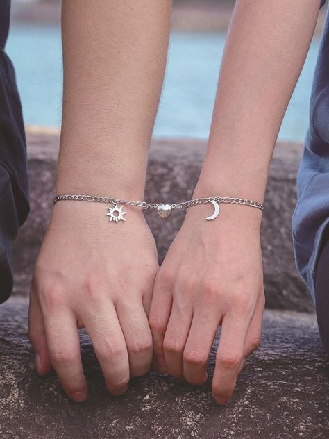 Couple Bracelets Long Distance, Couples Hand Bracelet, Connecting Bracelets For Couples, Matching Jewelry For Couples Bracelets, Magnetic Heart Bracelet Couple, Cute Bracelets For Girlfriend, Magnetic Couples Bracelet, Magnet Bracelet Couple, Bracelets For Girlfriend