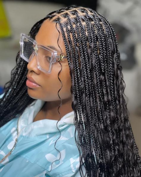 Drop Braids, Pick And Drop Braids, Curled Hair With Braid, Half Cornrows, Micro Braids Hairstyles, Style Braids, Small Box Braids, Short Box Braids, Goddess Braids Hairstyles