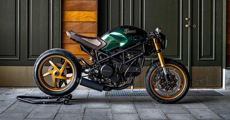 A Gucci-inspired Ducati S2R, a classic Triton from one of Britain’s best builders, and a short appreciation of Colin Seeley, who passed away last week. Moto Guzzi, Honda Cb 350, Ducati Monster 620, Ducati Monster S2r, Ducati Monster Custom, Ducati Cafe Racer, Moto Scrambler, Мотоциклы Cafe Racers, Cafe Racing