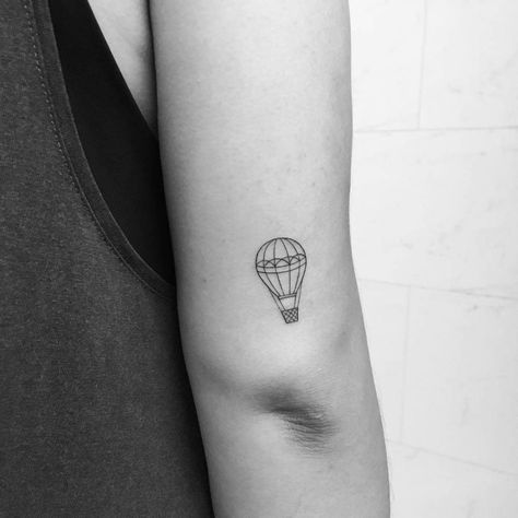 Tattoo Inspiration, Tattoo Nick, Hot Air Balloon Tattoo, Air Balloon Tattoo, Air Tattoo, Balloon Tattoo, Nyc Tattoo, Tattoo Schrift, Inspiration Tattoos