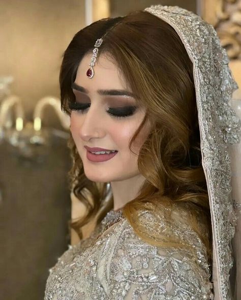 Bridal looks bridal dress ideas bridal makeup ideas makeup ideas Makeup Bridal Looks, Bridal Dress Ideas, Arabian Women, Makeup Bridal, Diy Bag Designs, Bag Designs, Boutique Dress Designs, Boutique Dress, Bridal Dress