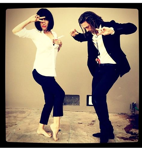 Pulp fiction Halloween costumes for next year Pulp Fiction Halloween, Pulp Fiction Halloween Costume, Pulp Fiction Costume, Celebrity Couple Costumes, Couples Costumes Creative, Halloween Parejas, 90s Halloween Costumes, Halloween Costumes Diy Couples, Baby Cosplay