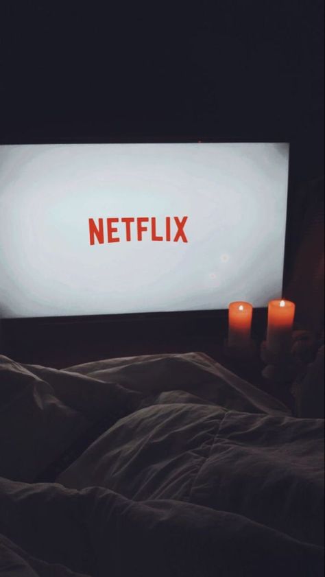 Cinema At Home, Winter Interior Design, Romantic Room Decoration, Sunday Planning, Android Wallpaper Dark, Netflix Movies To Watch, Dream Shower, Watching Netflix, Romantic Room