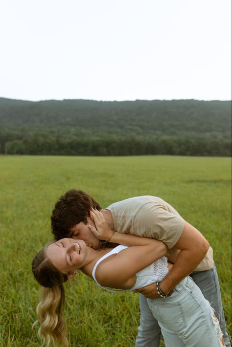 Timer Couple Pictures, Bf Kiss On Cheek, Couples Photo Inspo Aesthetic, Poses For Short Boyfriend, Cute Couple Poses In A Field, Outside Photoshoot Ideas Couple, Forhead Kiss Pic, Chill Couple Pictures, Couple Picture Photography