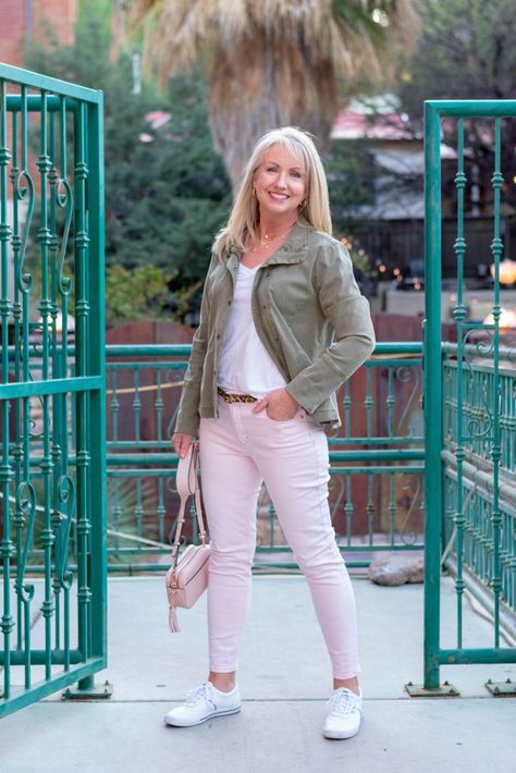 Dressed For My Day, Comfy Jackets, Gray Cashmere Sweater, Summer Denim, Outfits Plus Size, Bag Essentials, Spring Look, Outfits Mujer, Fashion For Women Over 40