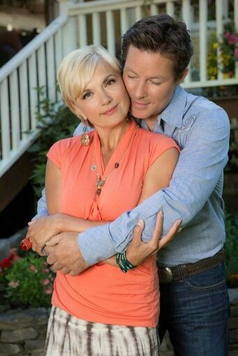 Grace and Cliff #CedarCoveTV Teryl Rothery, Cedar Cove, Debbie Macomber, Hallmark Movie, Movie Couples, Hallmark Movies, Hallmark Channel, Promo Videos, Promotional Video