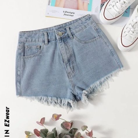 Sun moon jean shorts light blue Grey Ripped Jeans, Light Blue Jean Shorts, Denim Jeans Ripped, Ripped Mom Jeans, Ripped Jean Shorts, Festival Shorts, Black Jean Shorts, Moon Light, Green Jeans