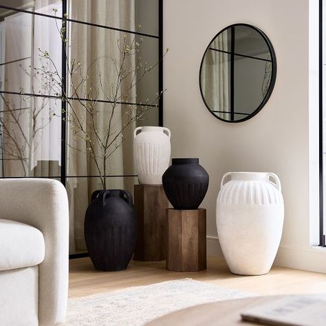 Black Large Vase, Large Textured Vase, Brown Vases Decor, Big Vases Decor Living Room, Big Vase Decorating Ideas, Large Vases Decor Ideas, Tall Floor Vase Ideas, Large Ceramic Pots, Foyer Styling