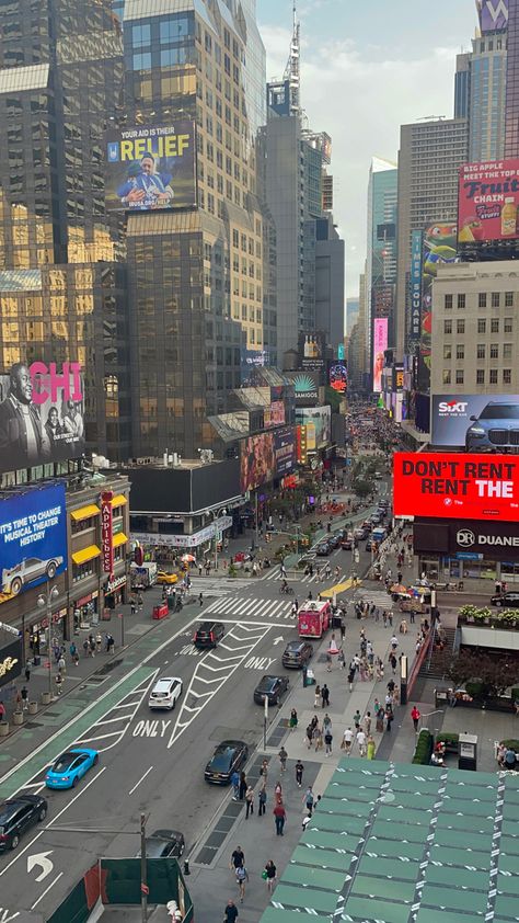 New York, Time square, big city aesthetic Bustling City Aesthetic, Big City Aesthetic, Spirit Phone, Man Vs Nature, City Life Aesthetic, Summer Vision, It's Time To Change, Big Building, York Aesthetic