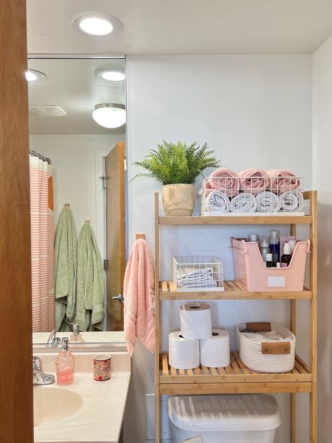 No Sink Space Bathroom, College Apartment Budget, Apartment Before And After Decor, Cute Colorful Bathroom Ideas, Room Inspiration Bedroom Organization, Bathroom Theme Decor Ideas, Functional Room Decor, Fridge Inspo Aesthetic, Dorm Room Pink Aesthetic