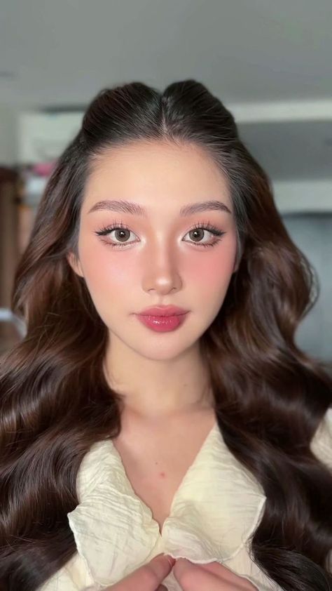 Graduation Look Makeup, Bride Makeup Asian, Trucco Glam, Makeup Asia, Bride Makeup Natural, Fresh Makeup Look, Sweet Makeup, Graduation Look, Asian Makeup Looks